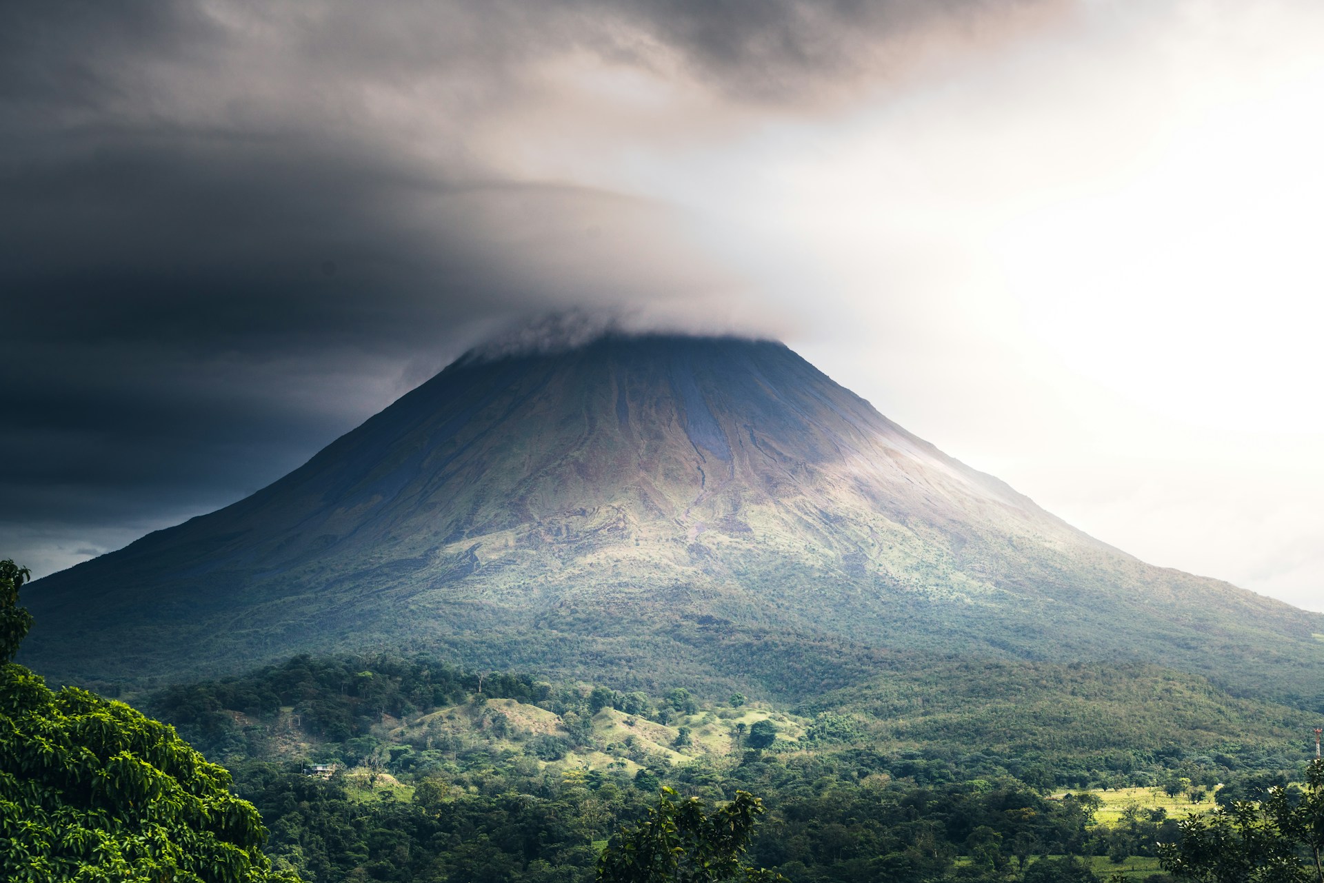 Coast-to-Clouds Costa Rica: 8 Days from San José to the Caribbean & Pacific