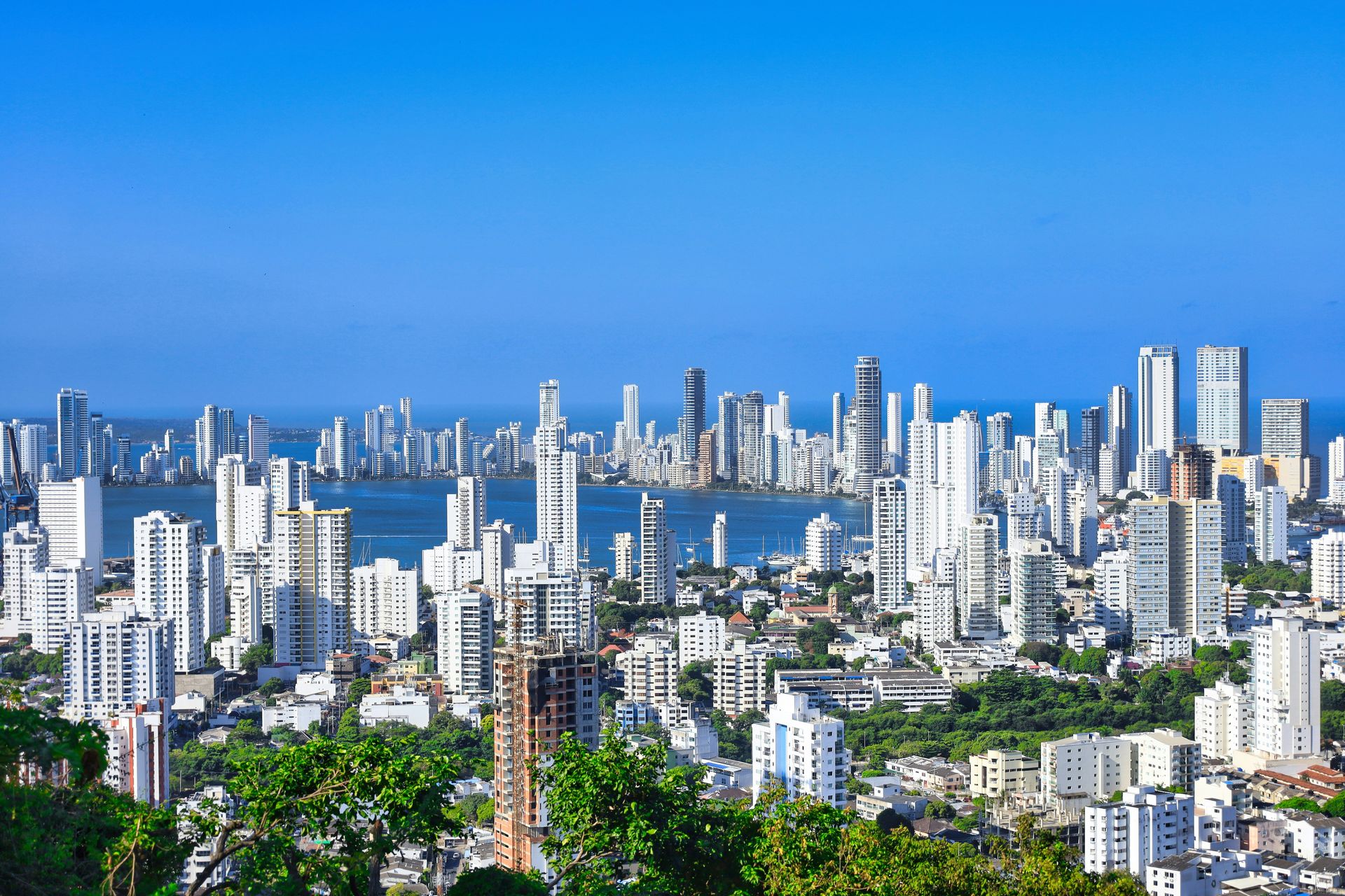 Magnetic 8 Days Tour in Colombia — Cartagena & Rosario Islands